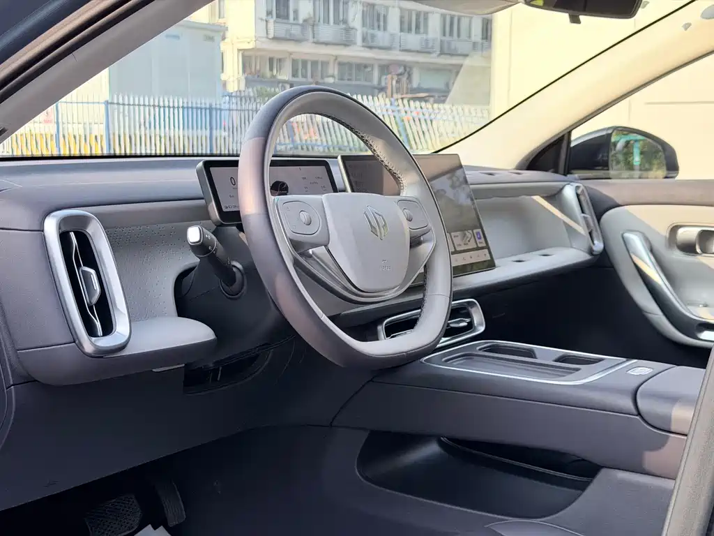 Leapmotor Leapmotor B01 — миниатюра 8