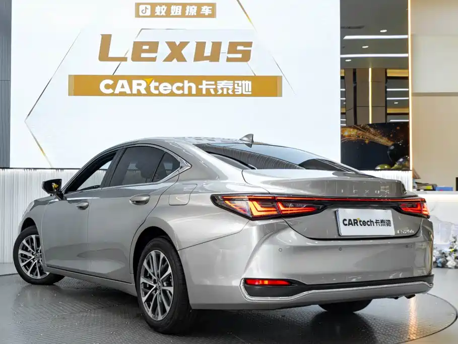 Lexus ES — миниатюра 6