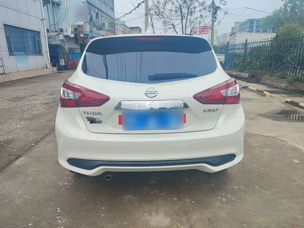 Nissan Tiida — миниатюра 6
