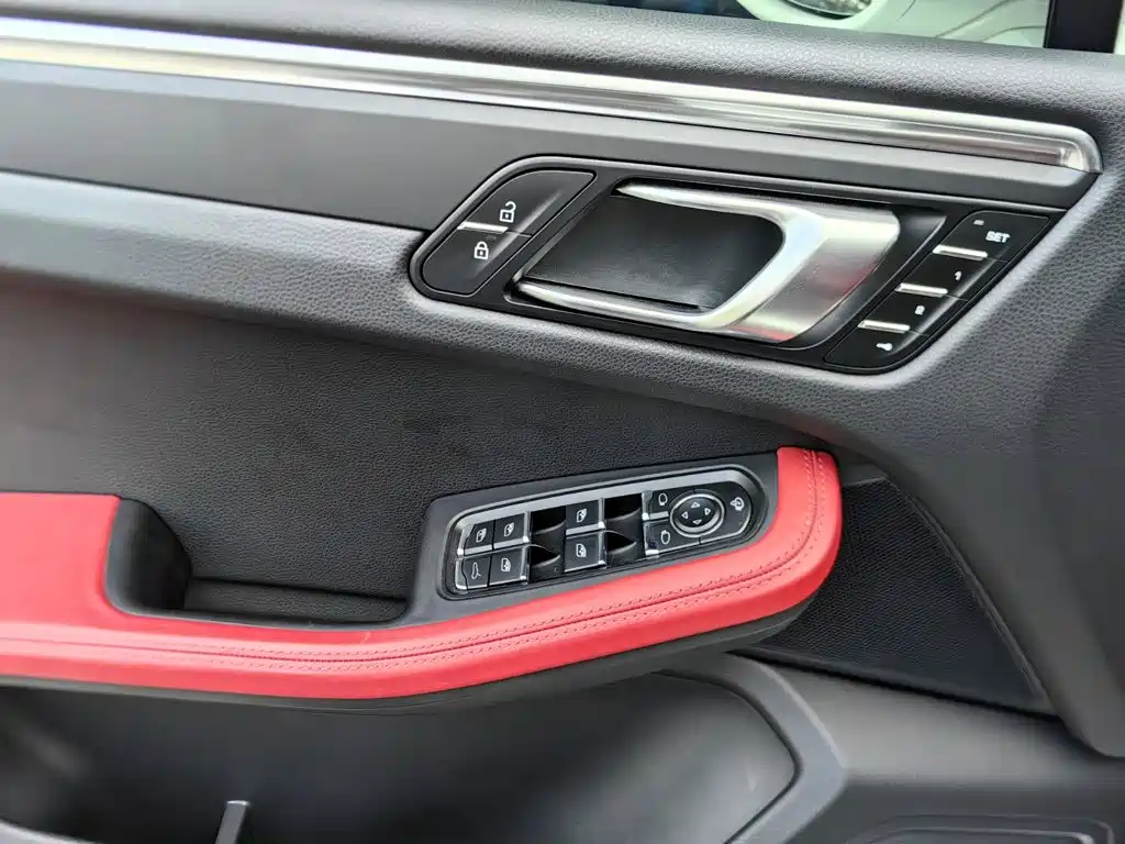 Porsche Macan — миниатюра 19