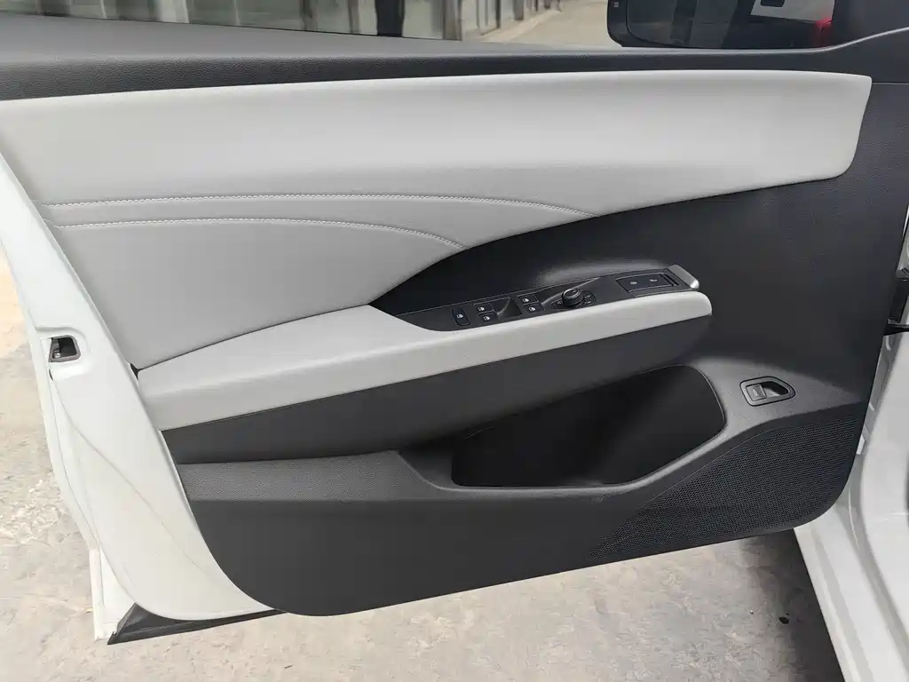 Volkswagen Sagitar — миниатюра 13