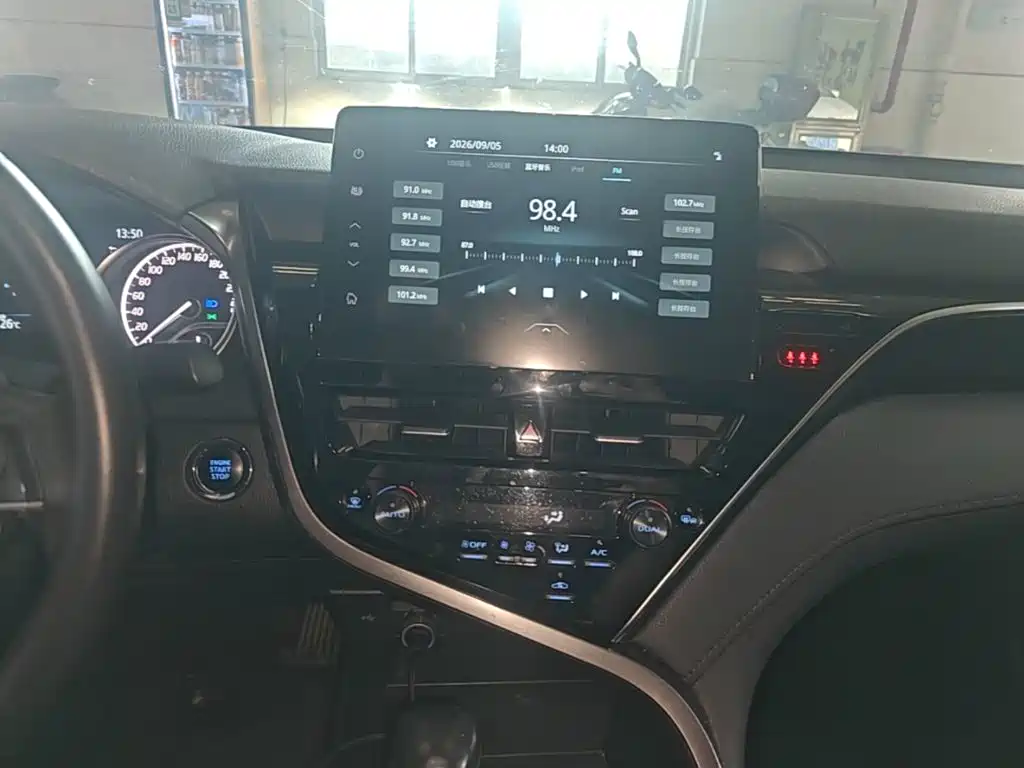 Toyota Camry — миниатюра 13