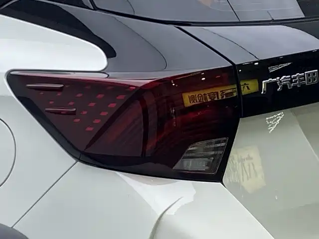 Toyota Yaris L — миниатюра 18