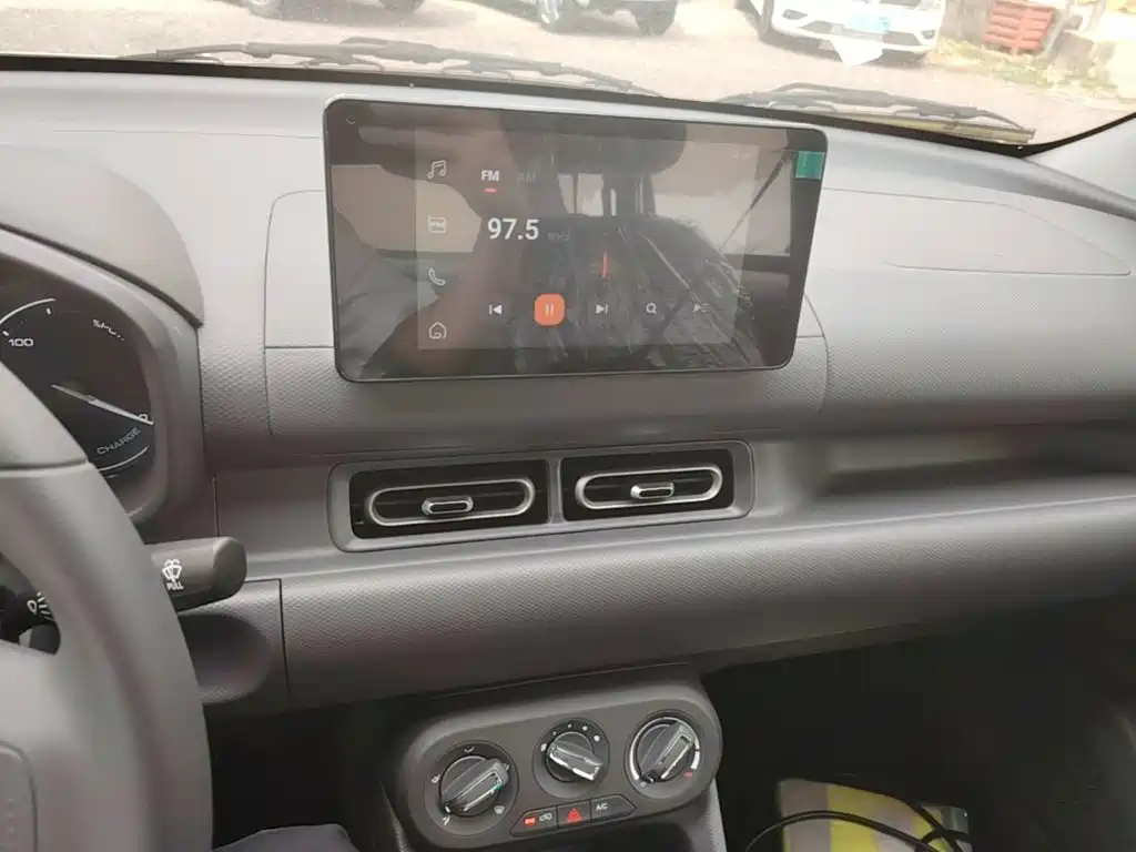 Wuling Hongguang EV — миниатюра 13