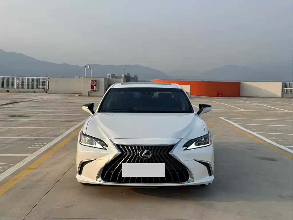 Lexus ES — миниатюра 2
