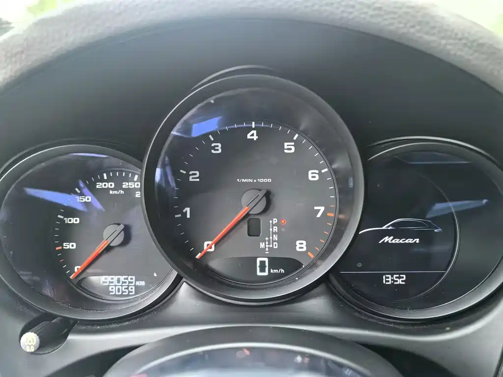 Porsche Macan — миниатюра 4