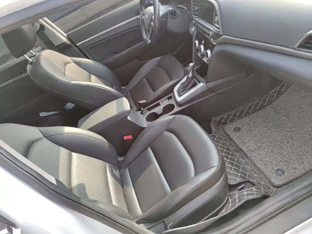 Hyundai Elantra — миниатюра 25