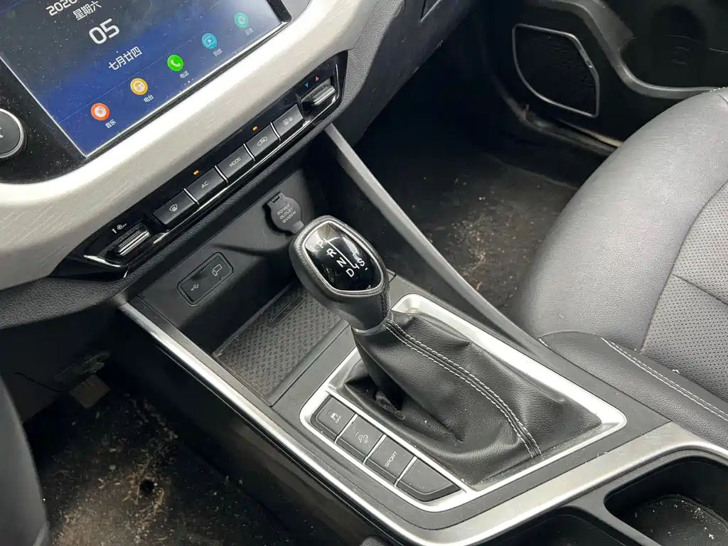 Geely Vision X3 — миниатюра 7