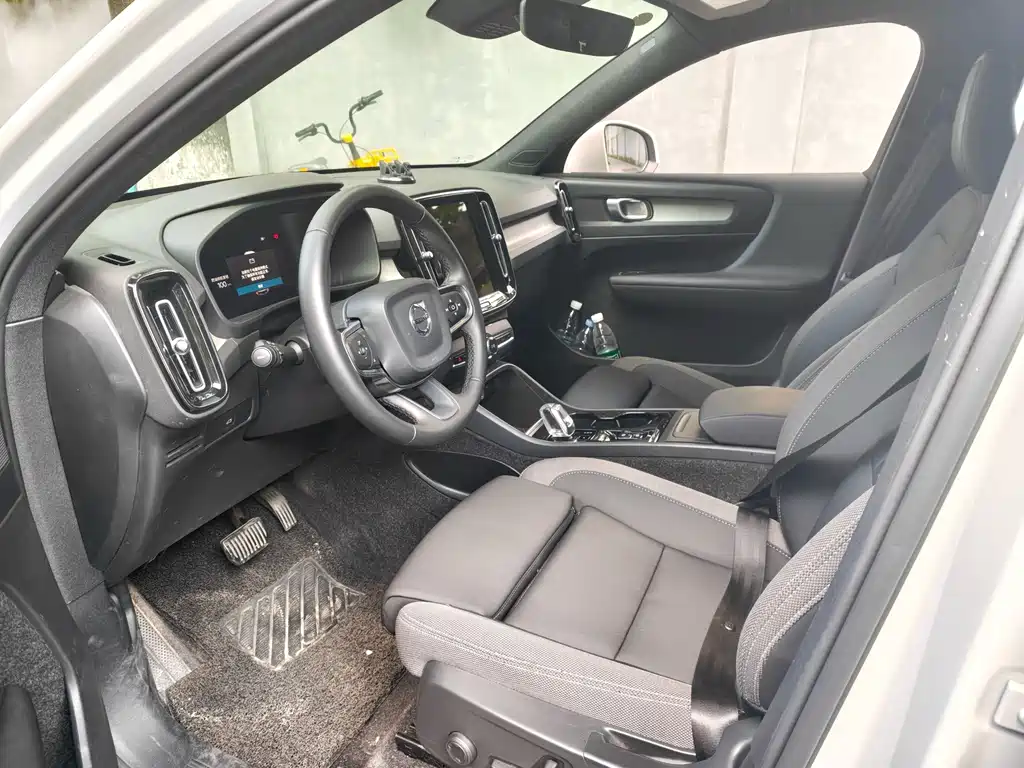 Volvo XC40 — миниатюра 4