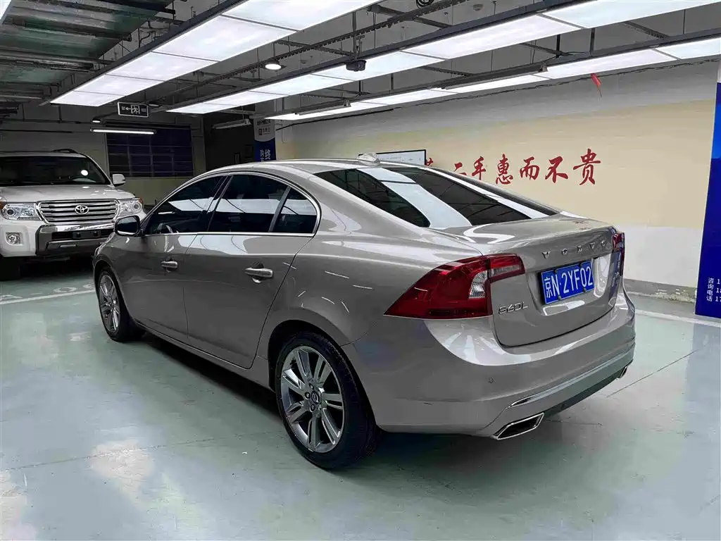 Volvo S60 — миниатюра 11