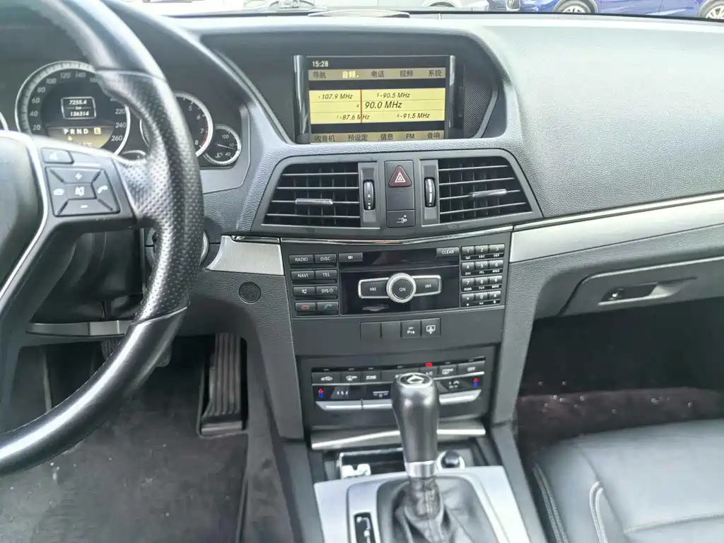Mercedes-Benz E-Class (Import) — миниатюра 12