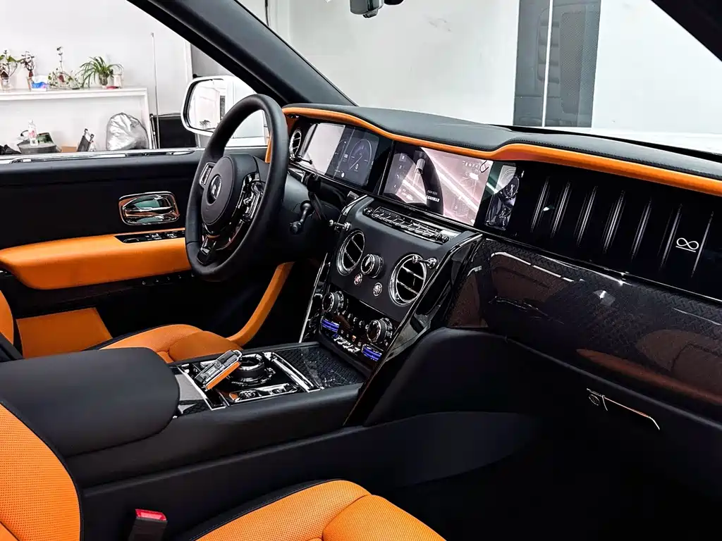 Rolls-Royce Cullinan — миниатюра 9