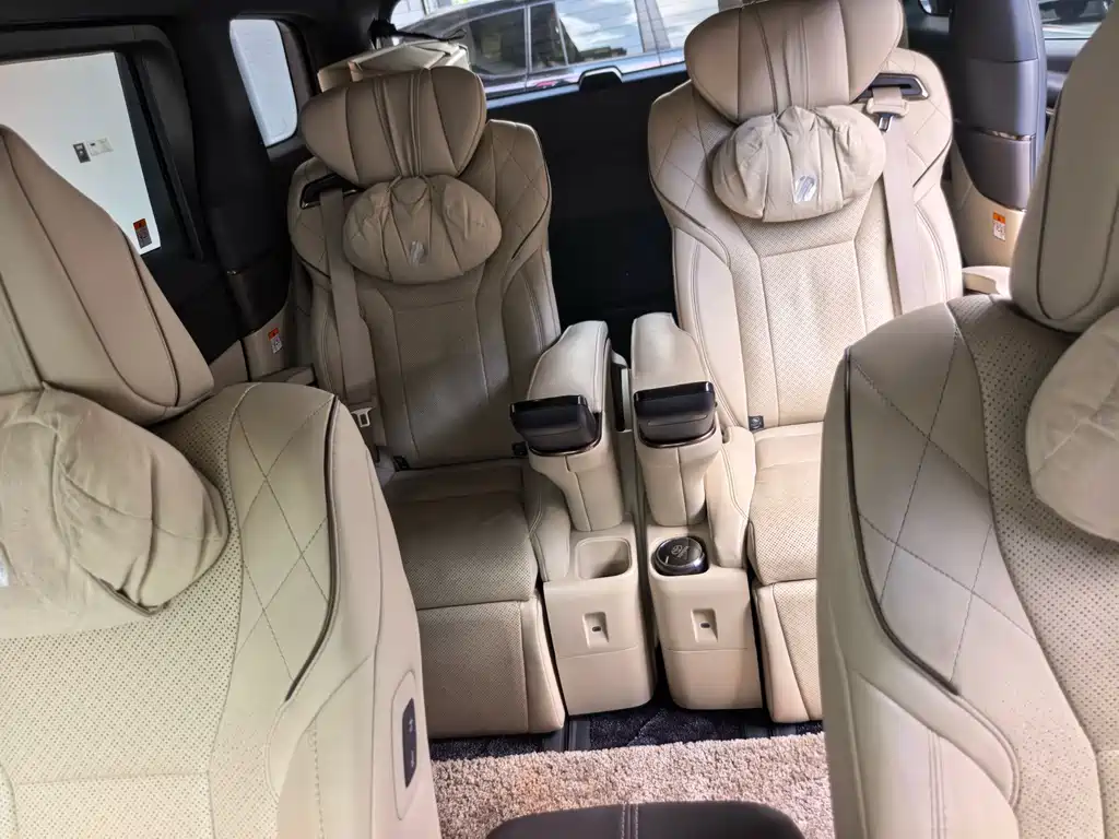 Toyota Alphard — миниатюра 8