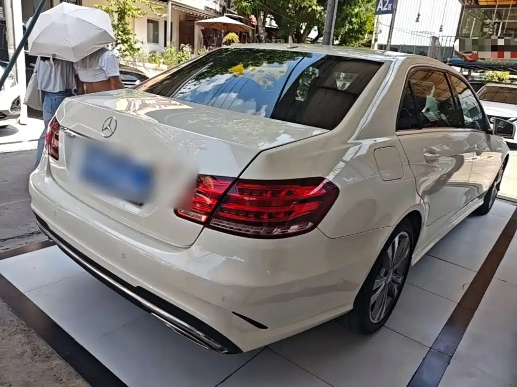 Mercedes-Benz E-Class — миниатюра 7