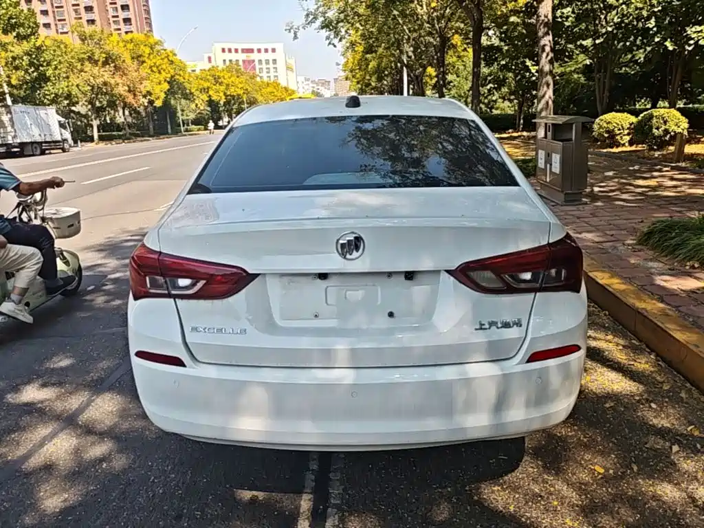 Buick Excelle — миниатюра 6