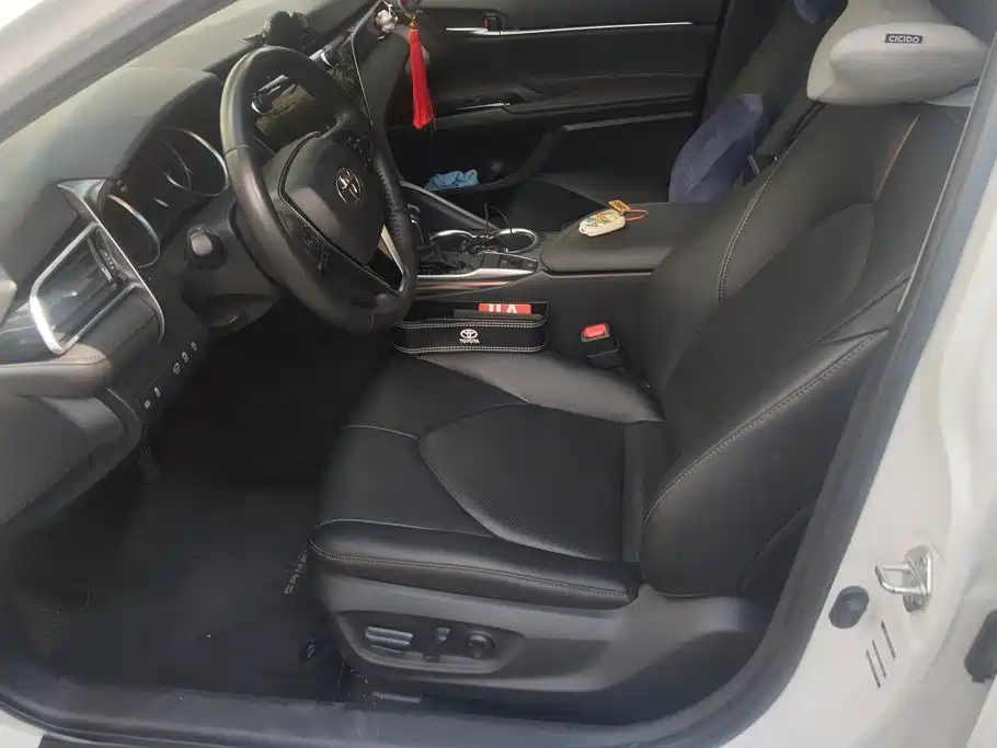 Toyota Camry — миниатюра 9