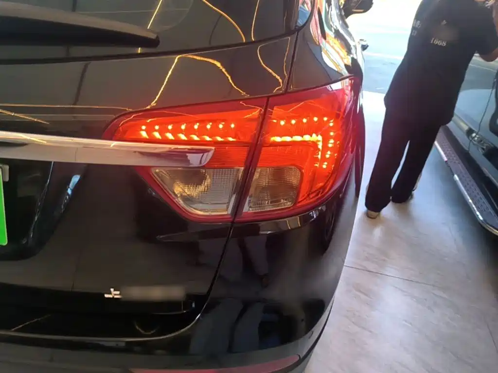 Buick Envision Plus — миниатюра 8