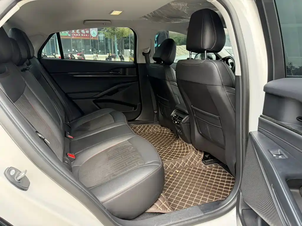 Ford Mondeo — миниатюра 18