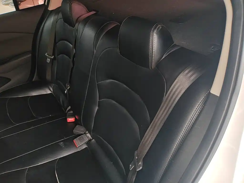 Chevrolet Cavalier — миниатюра 17