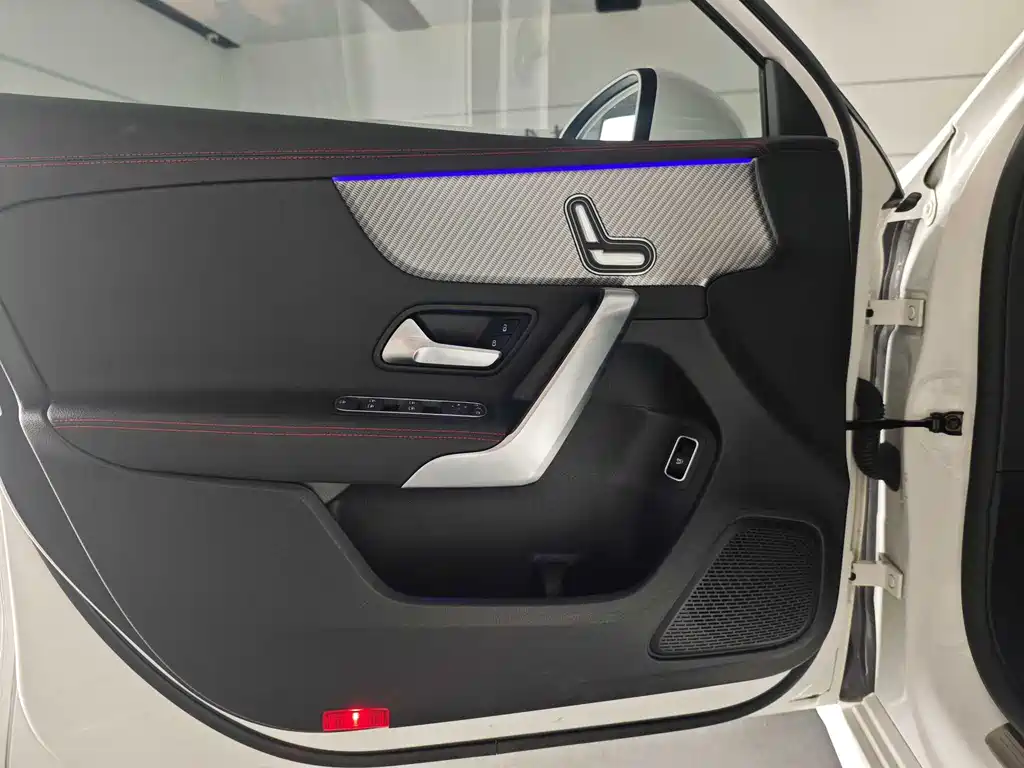 Mercedes-Benz A-Class A 2023 A 200 L Fashion