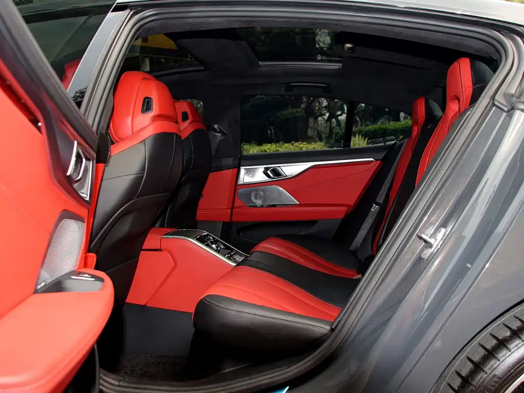 BMW 8 Series — миниатюра 6