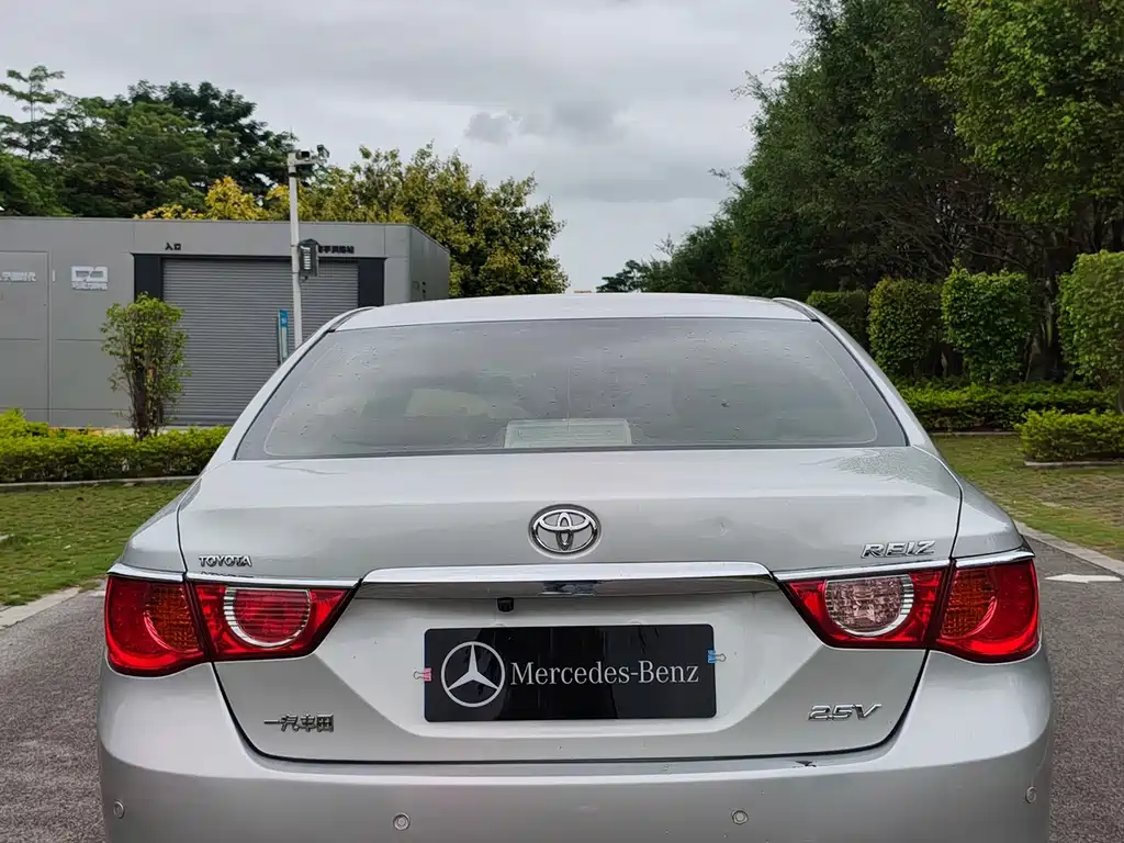 Toyota Reiz — миниатюра 3
