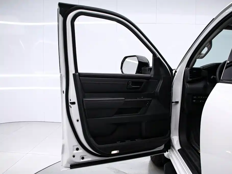 Toyota Sequoia — миниатюра 13