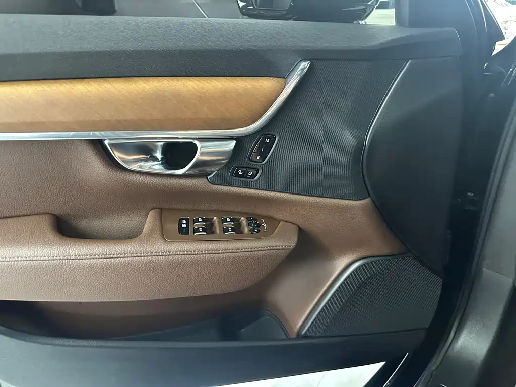 Volvo S90 — миниатюра 6