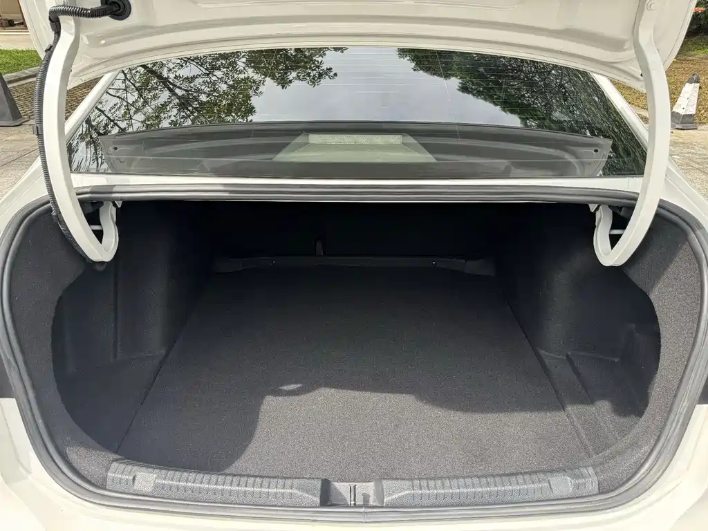 Volkswagen Lavida — миниатюра 18