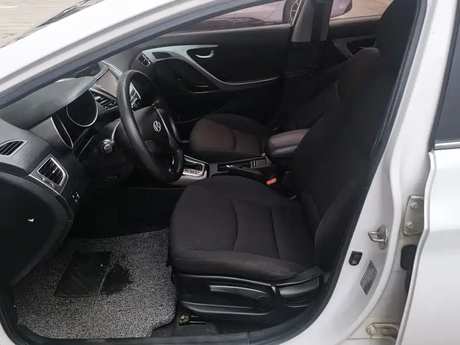 Hyundai Elantra Langdong — миниатюра 9