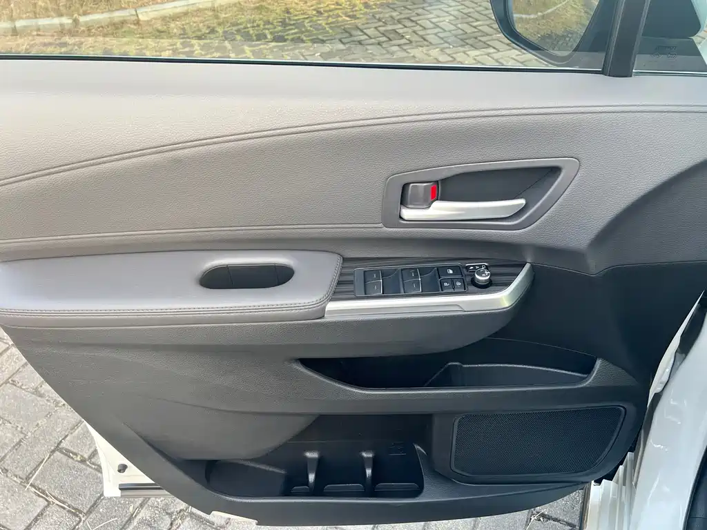 Toyota Sienna — миниатюра 8