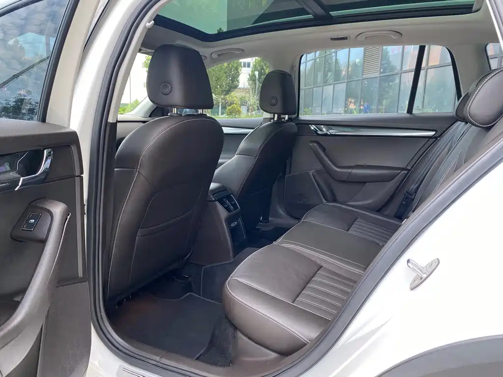 Skoda Octavia 2019 TSI280 DSG Flagship V