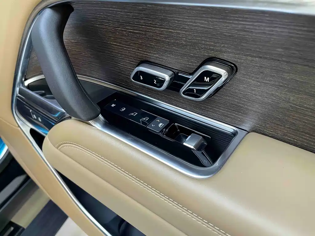 Land Rover Range Rover — миниатюра 20