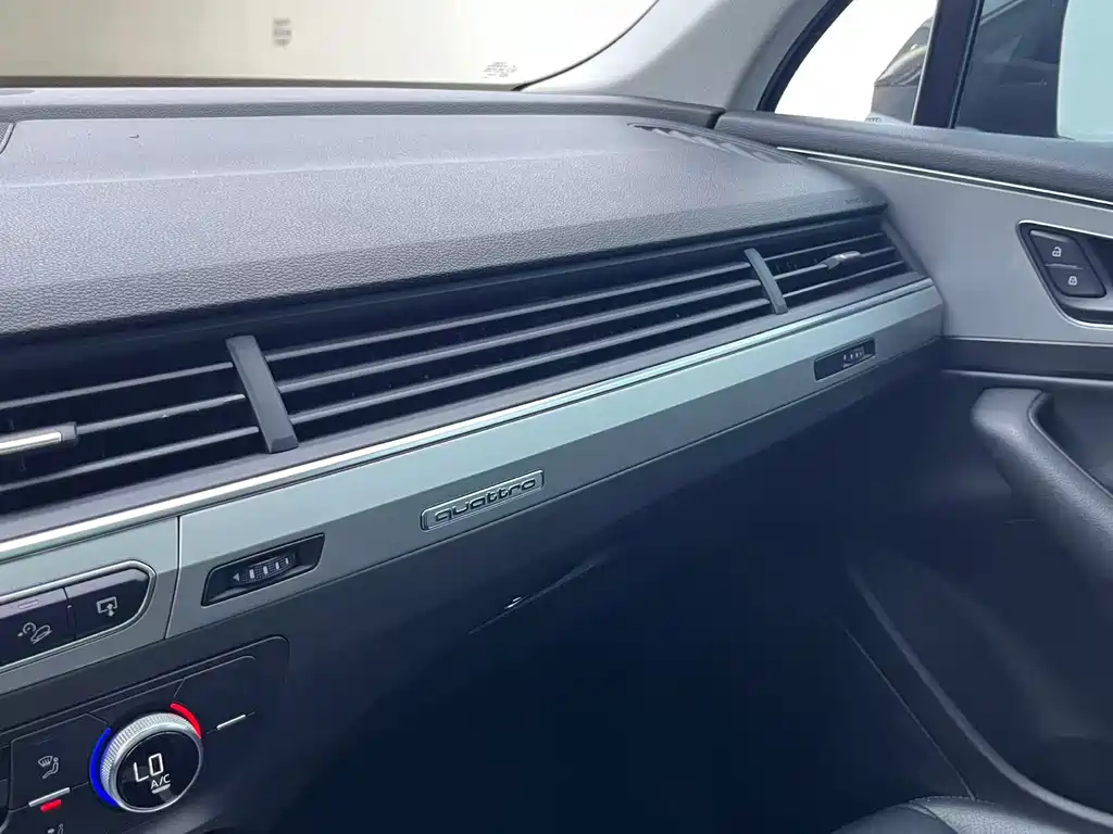 Audi Q7 — миниатюра 11