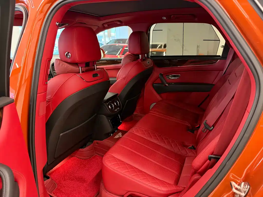 Bentley Bentayga — миниатюра 6