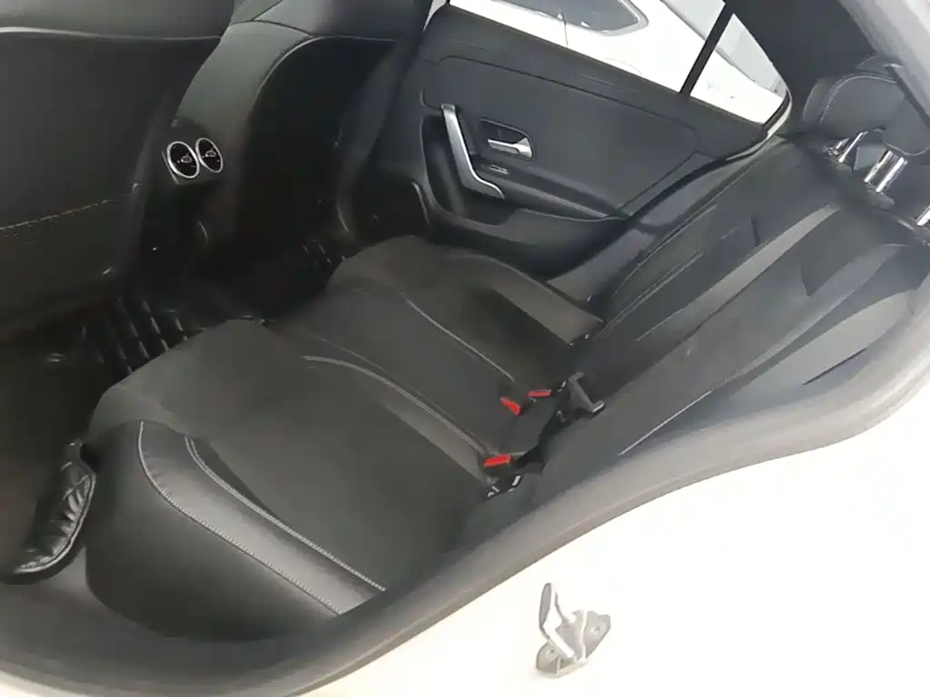 Mercedes-Benz A-Class — миниатюра 17