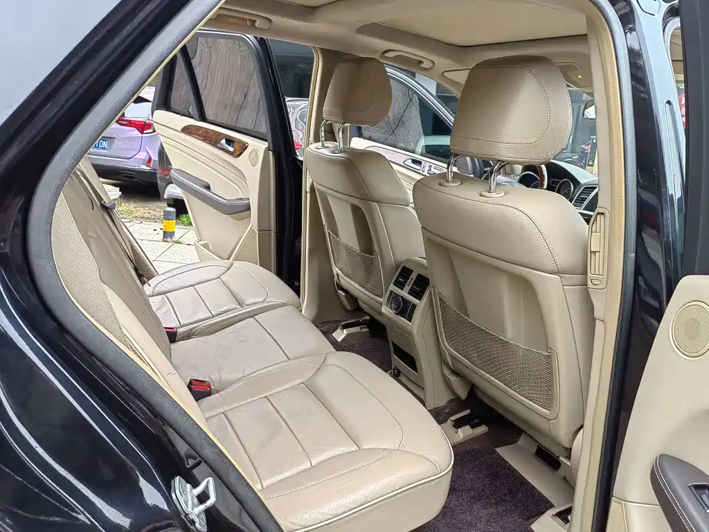 Mercedes-Benz M-Class — миниатюра 11
