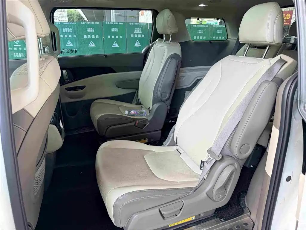 Kia Carnival — миниатюра 7
