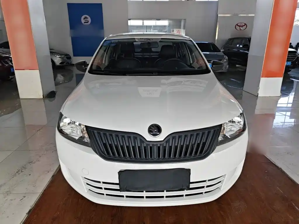 Skoda Rapid — миниатюра 3