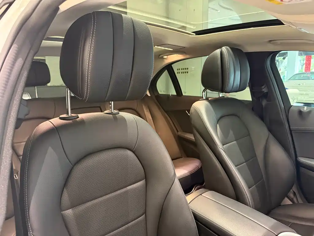 Mercedes-Benz C-Class — миниатюра 16