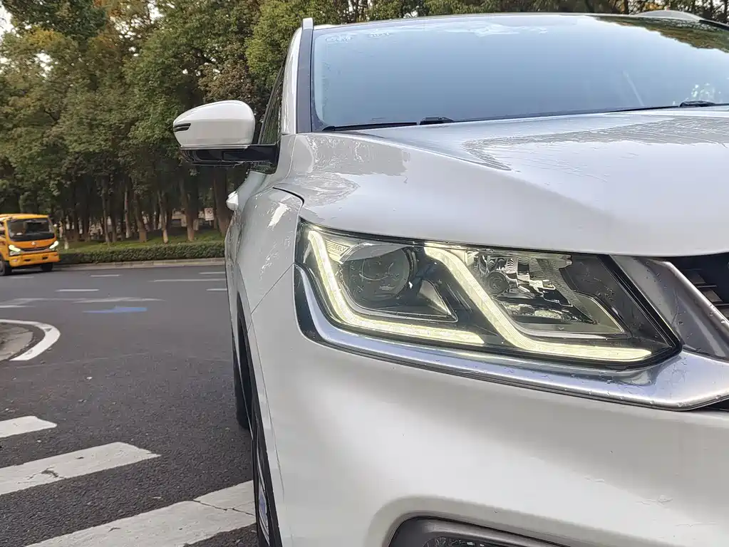 Geely Binyue — миниатюра 15