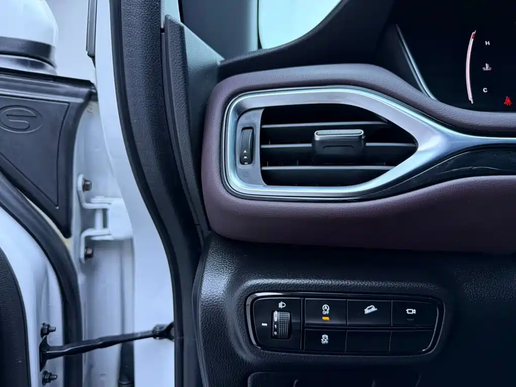 GAC Motor Trumpchi M6 — миниатюра 9