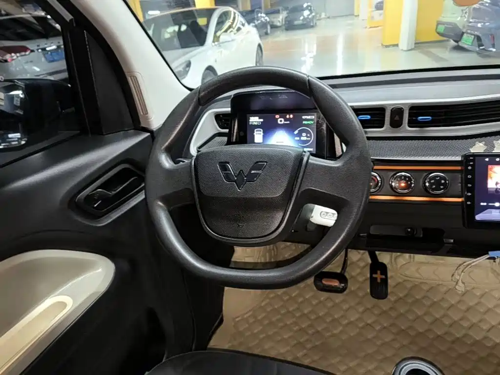 Wuling MINIEV — миниатюра 11