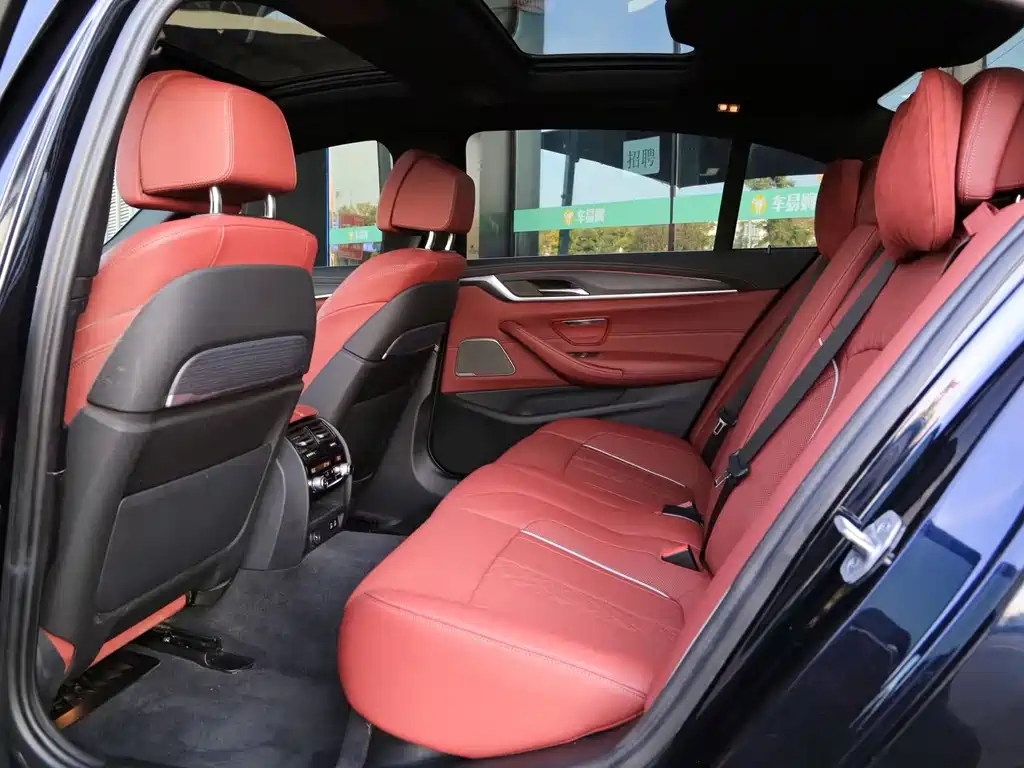 BMW 5 Series — миниатюра 6