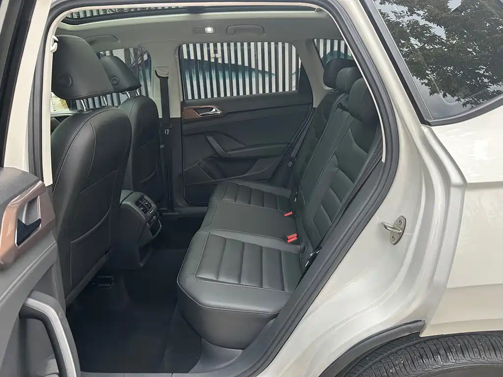 Volkswagen Tharu — миниатюра 5