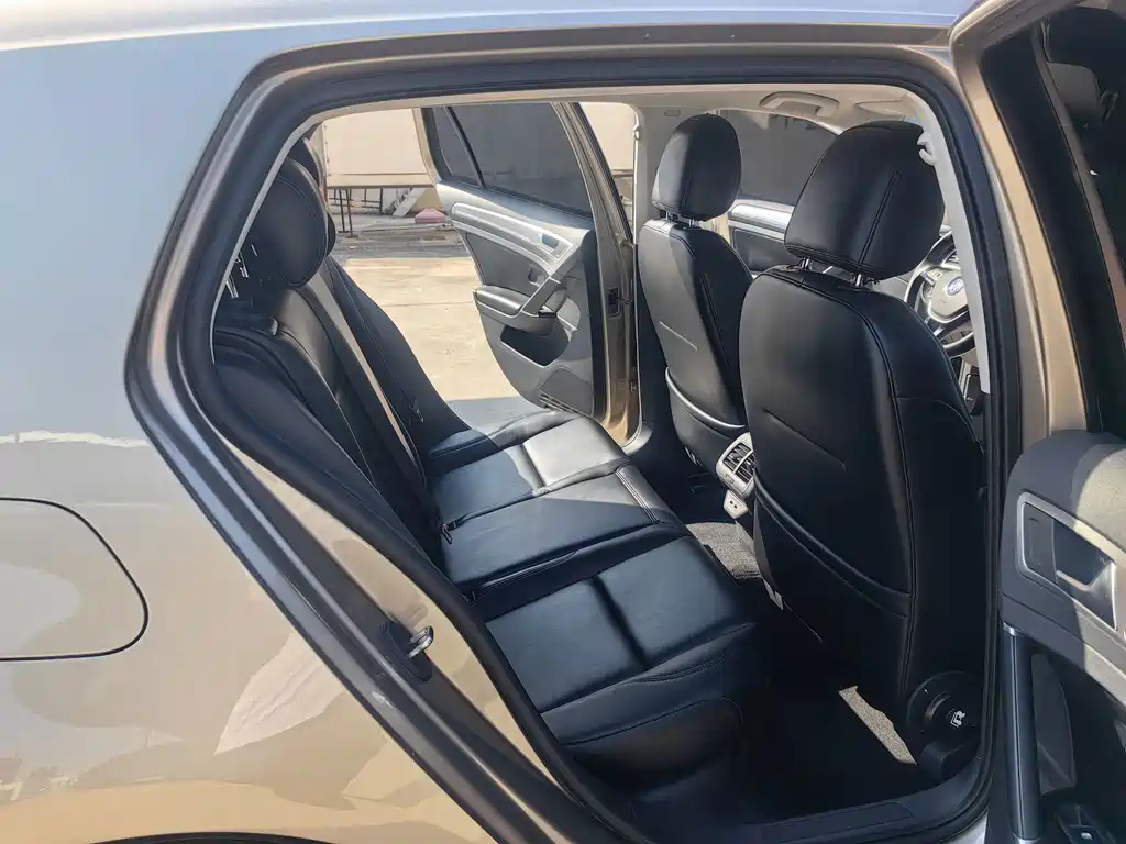 Volkswagen Golf — миниатюра 8