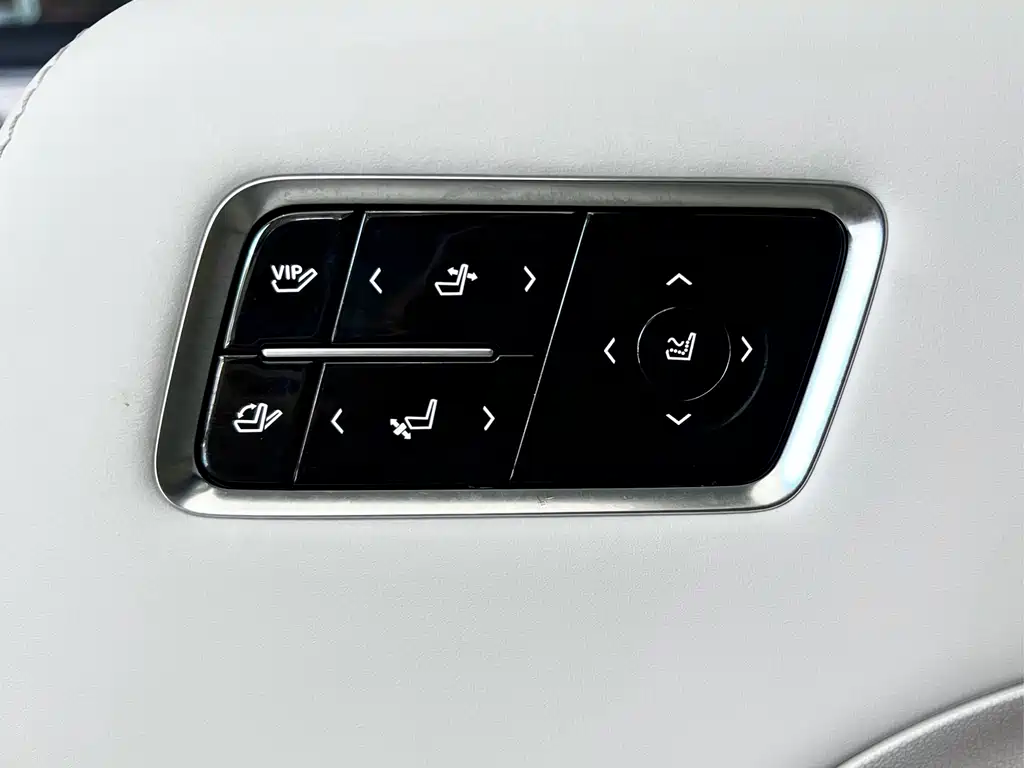 Buick GL8 Hybrid — миниатюра 23