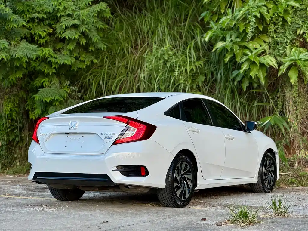 Honda Civic — миниатюра 6