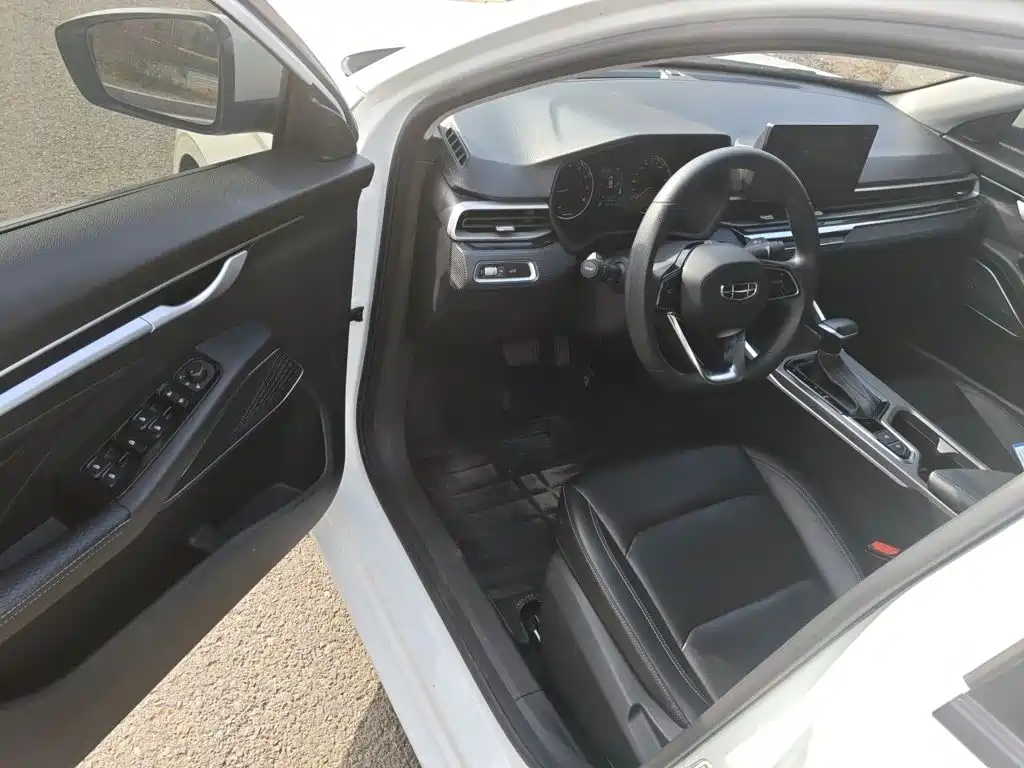 Geely Emgrand — миниатюра 12