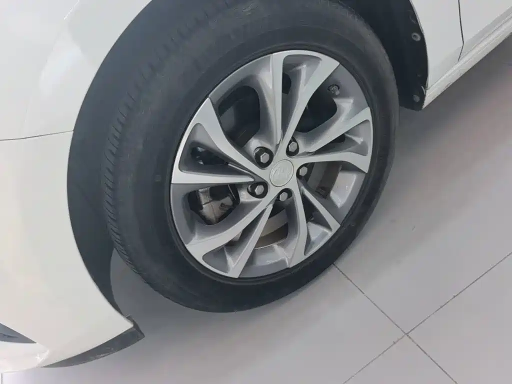 Buick Verano — миниатюра 23